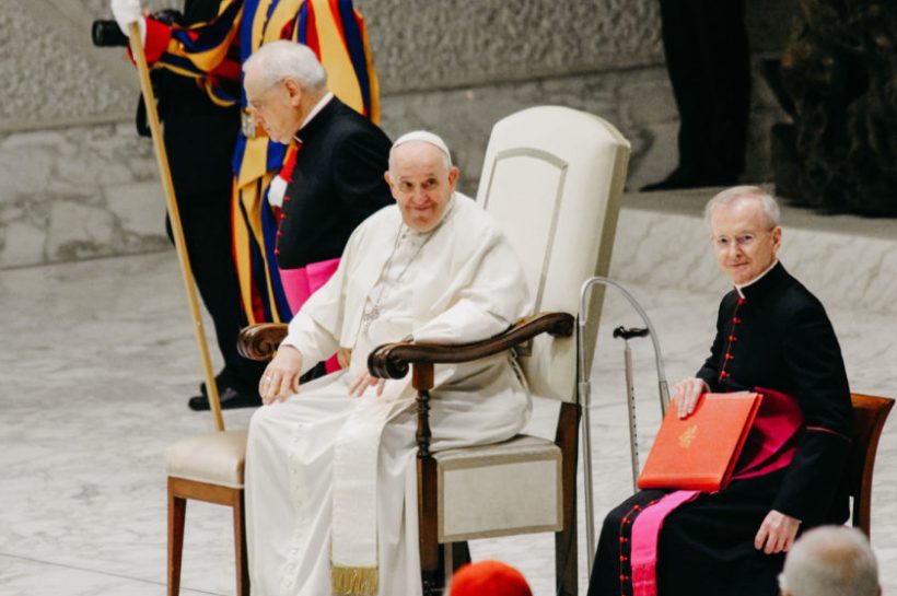 Papa Francisco reza pelas organizações de voluntariado