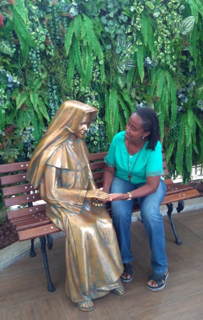 Santa Dulce dos Pobres é a primeira Santa brasileira reconhecida pelo Vaticano. Suas inúmeras obras de caridade a deixaram conhecida como o “Anjo bom da Bahia”.