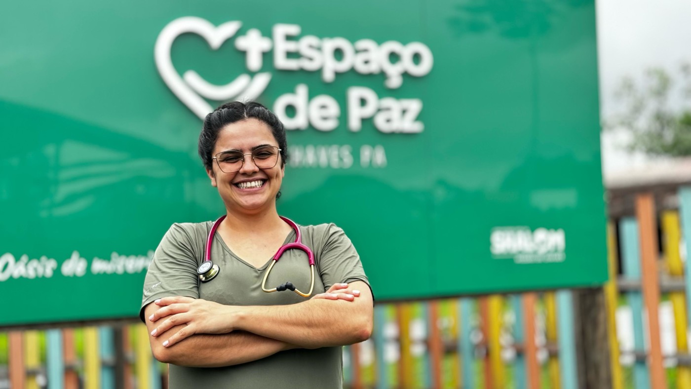 Conheça o testemunho da Damaris, estudante de medicina que reencontra Cristo no Marajó por meio do Voluntariado Shalom